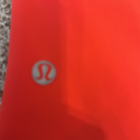 size 2 track that Lululemon shorts 5 inch - Picture 3 of 4